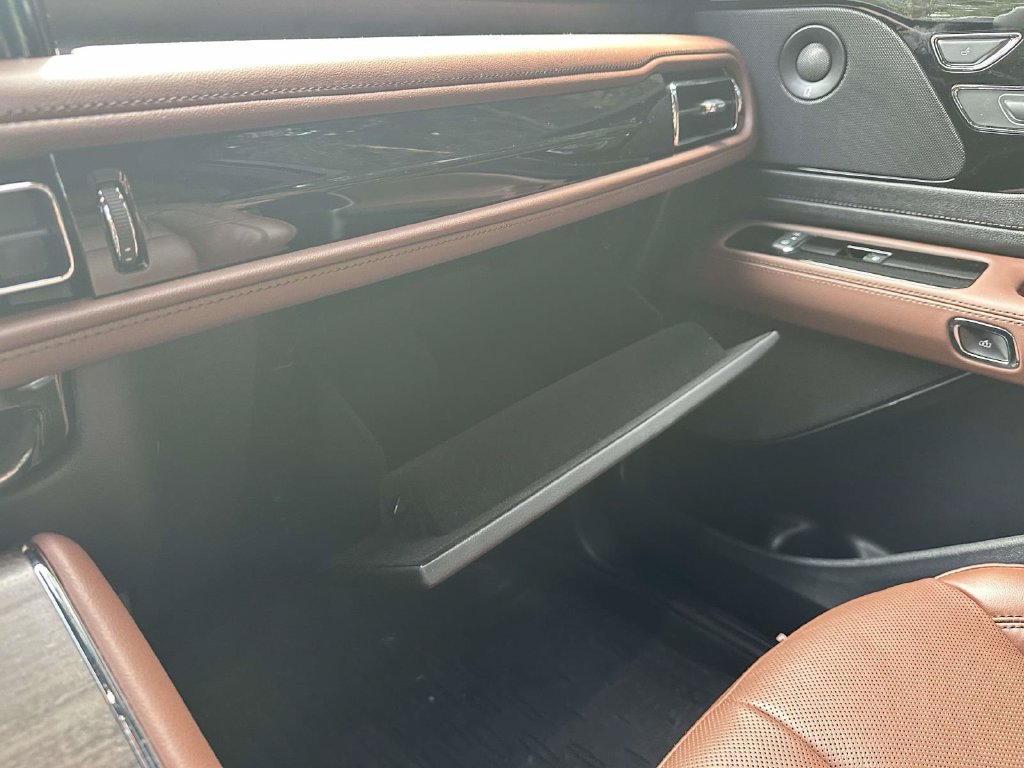 Used 2026 Lincoln Aviator Reserve AWD/4WD image 20