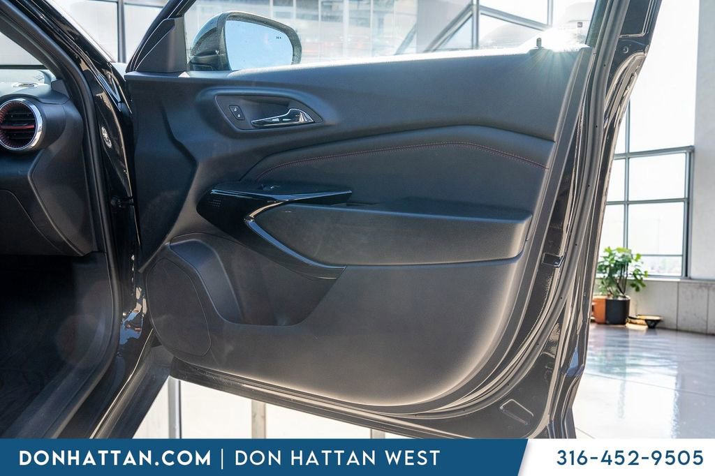 Used 2025 Chevrolet Trax RS w/ Driver Confidence Package FWD image 22