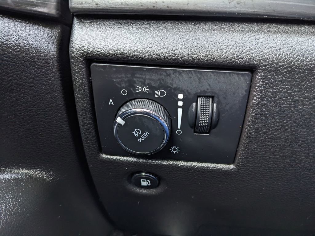 Used 2021 Jeep Grand Cherokee Laredo X image 48