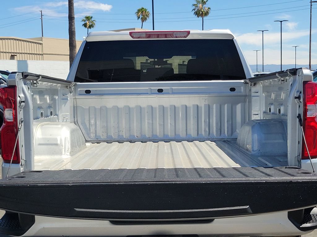 Used 2022 Chevrolet Silverado 1500 Custom w/ LPO, Blackout Package image 9