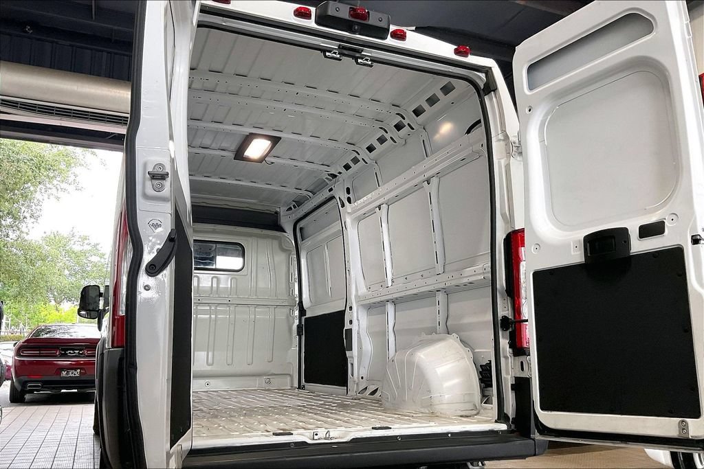 Used 2025 RAM ProMaster 3500 w/ Convenience Group FWD image 17