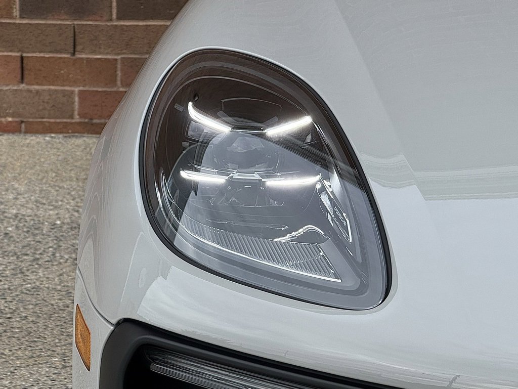 New 2026 Porsche Macan image 12