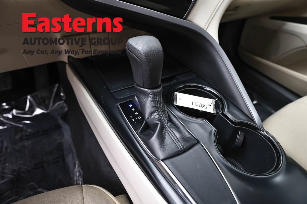 Used 2019 Toyota Camry LE w/ Convenience Package FWD image 13