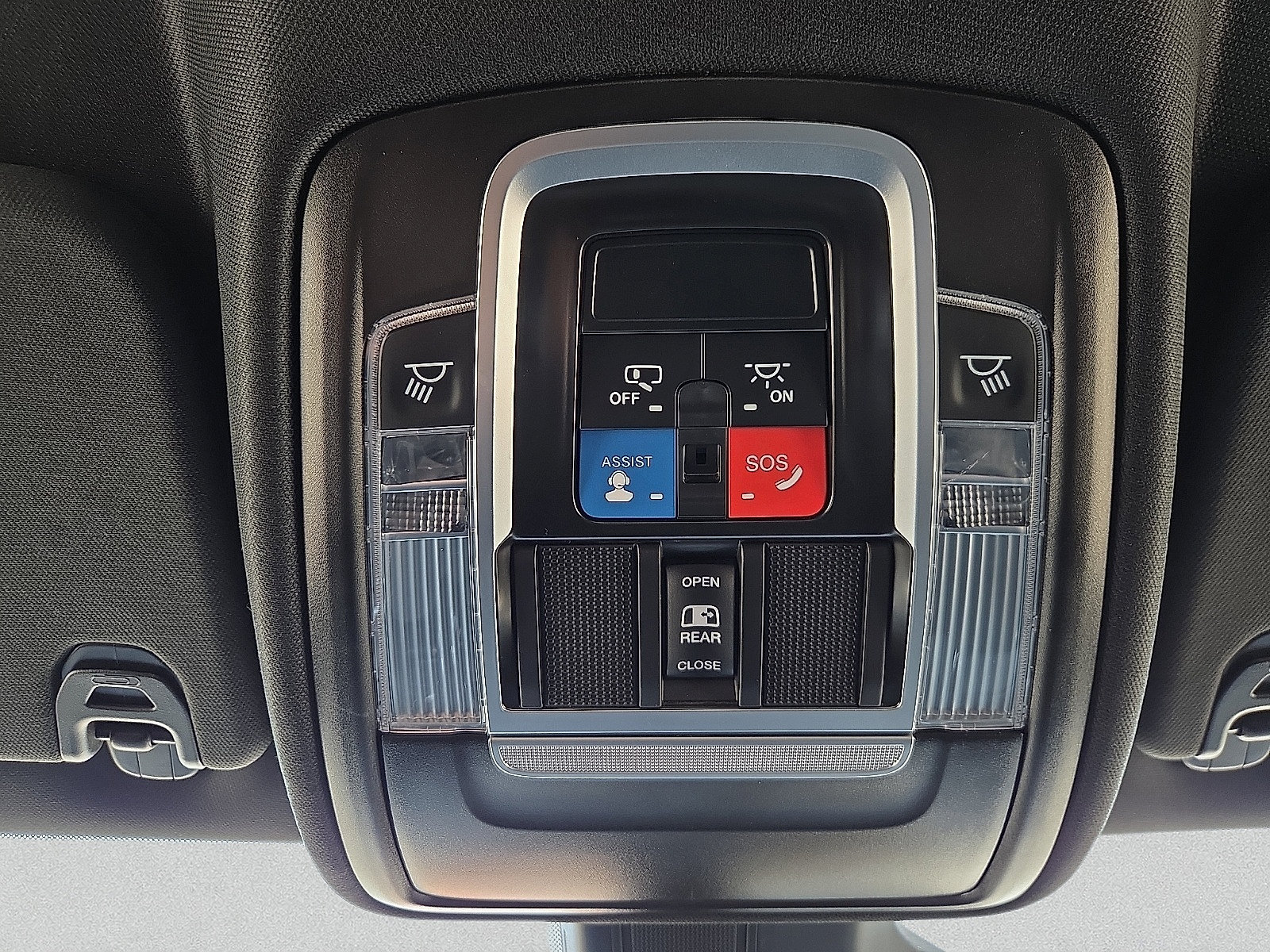Used 2025 RAM 1500 Laramie AWD/4WD image 21