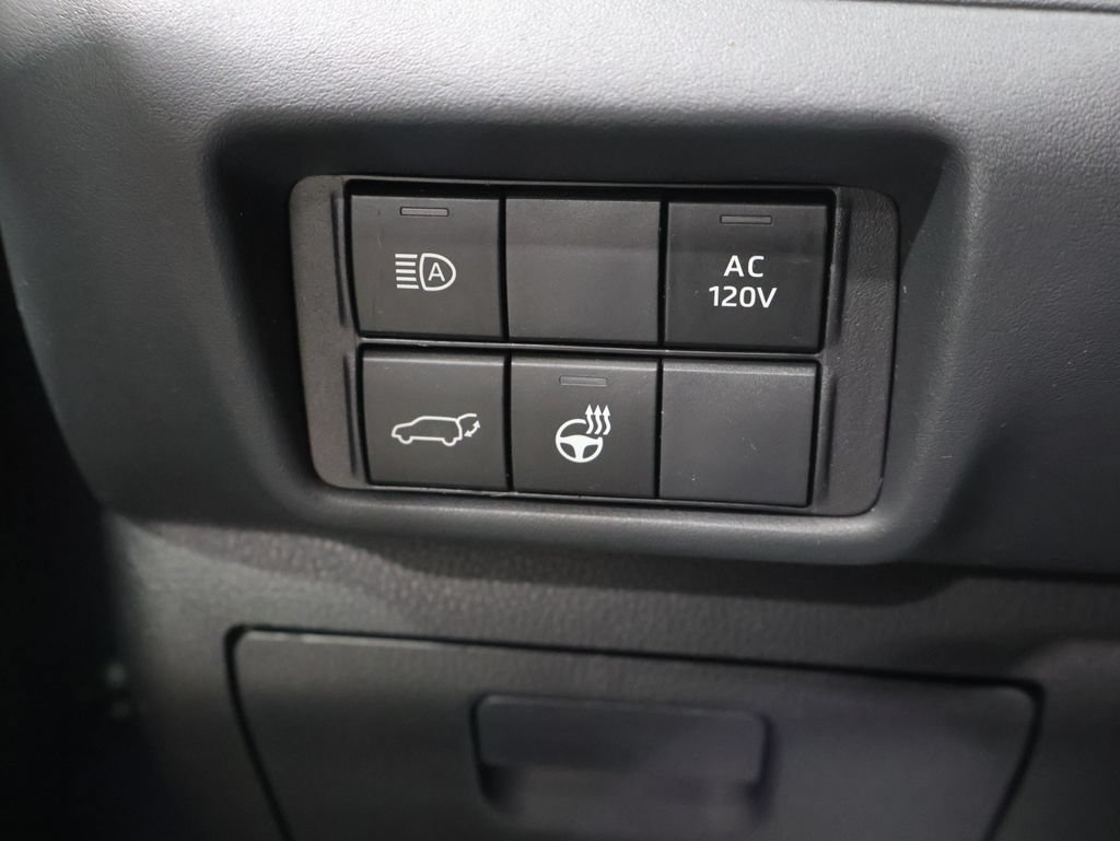 Used 2023 Toyota Highlander Limited AWD/4WD image 36