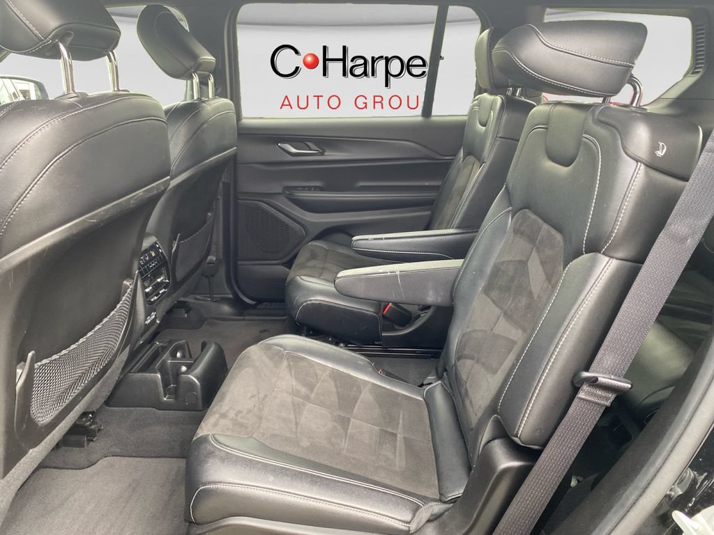 Used 2023 Jeep Grand Cherokee L Laredo AWD/4WD image 15