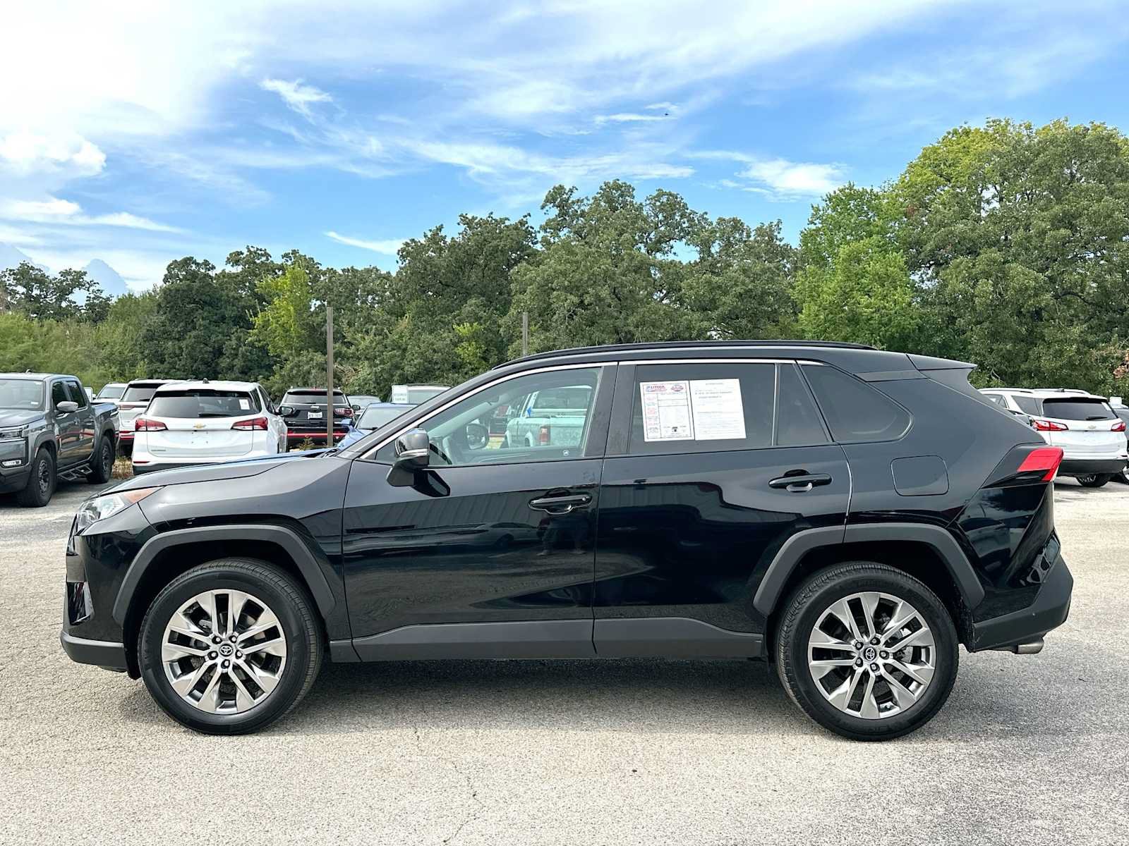 Used 2020 Toyota RAV4 XLE Premium FWD image 12