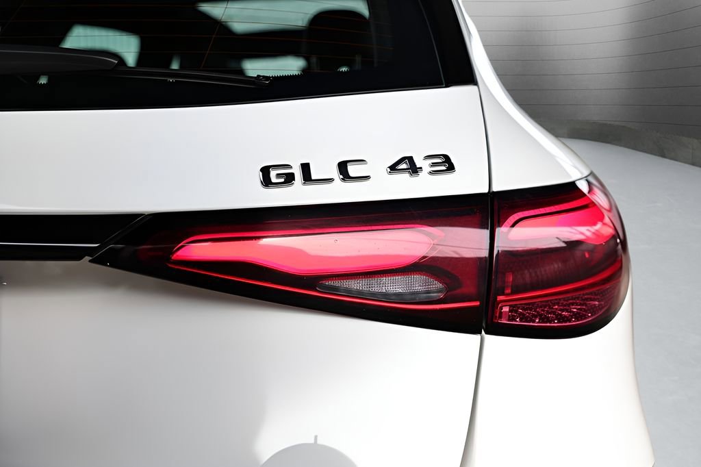 Used 2025 Mercedes-Benz GLC 43 AMG 4MATIC image 23