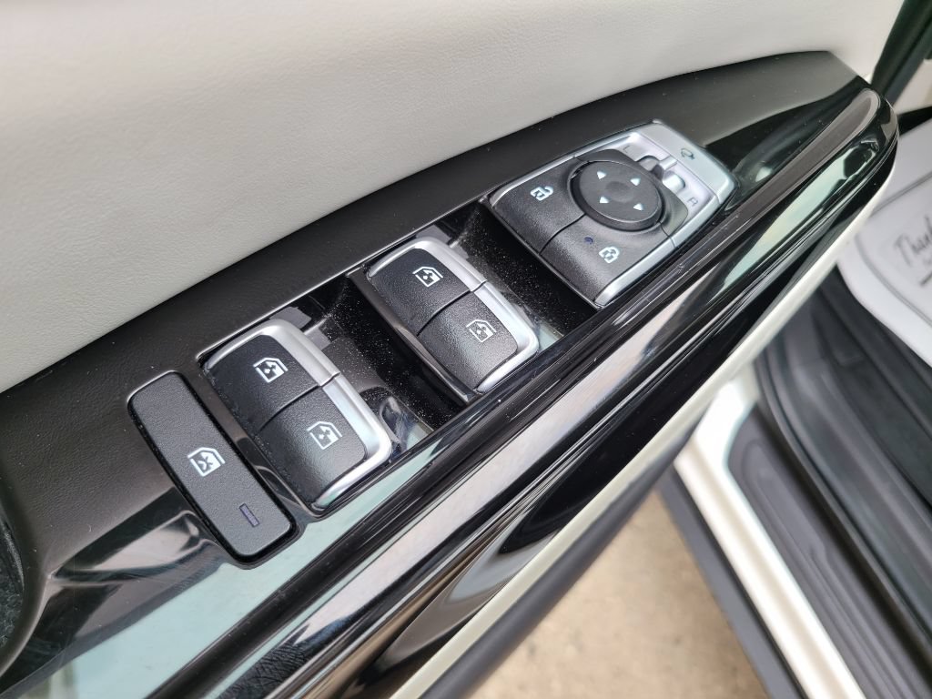 Used 2023 Kia Carnival SX Prestige FWD image 19