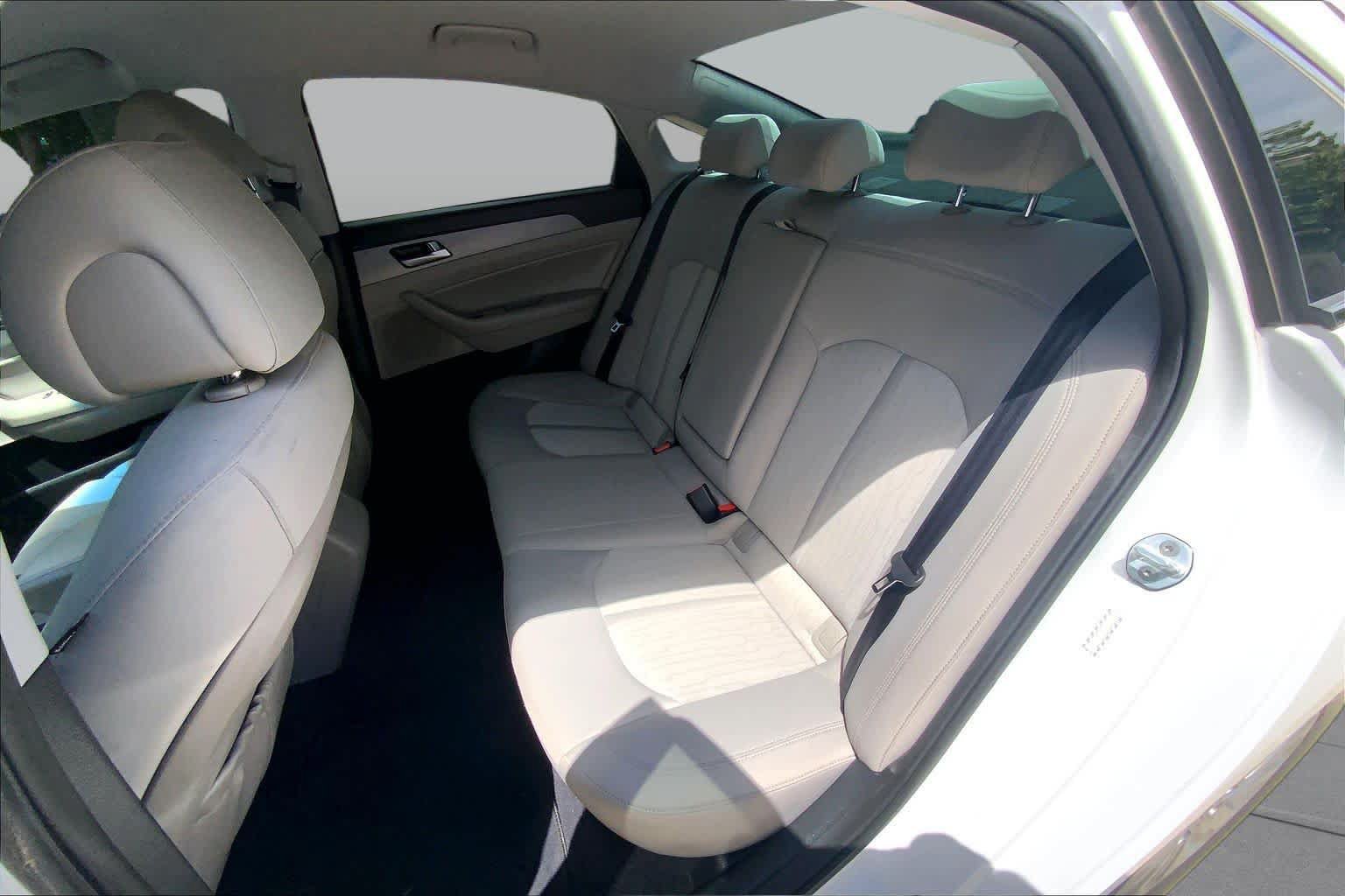 Used 2016 Hyundai Sonata SE FWD image 21