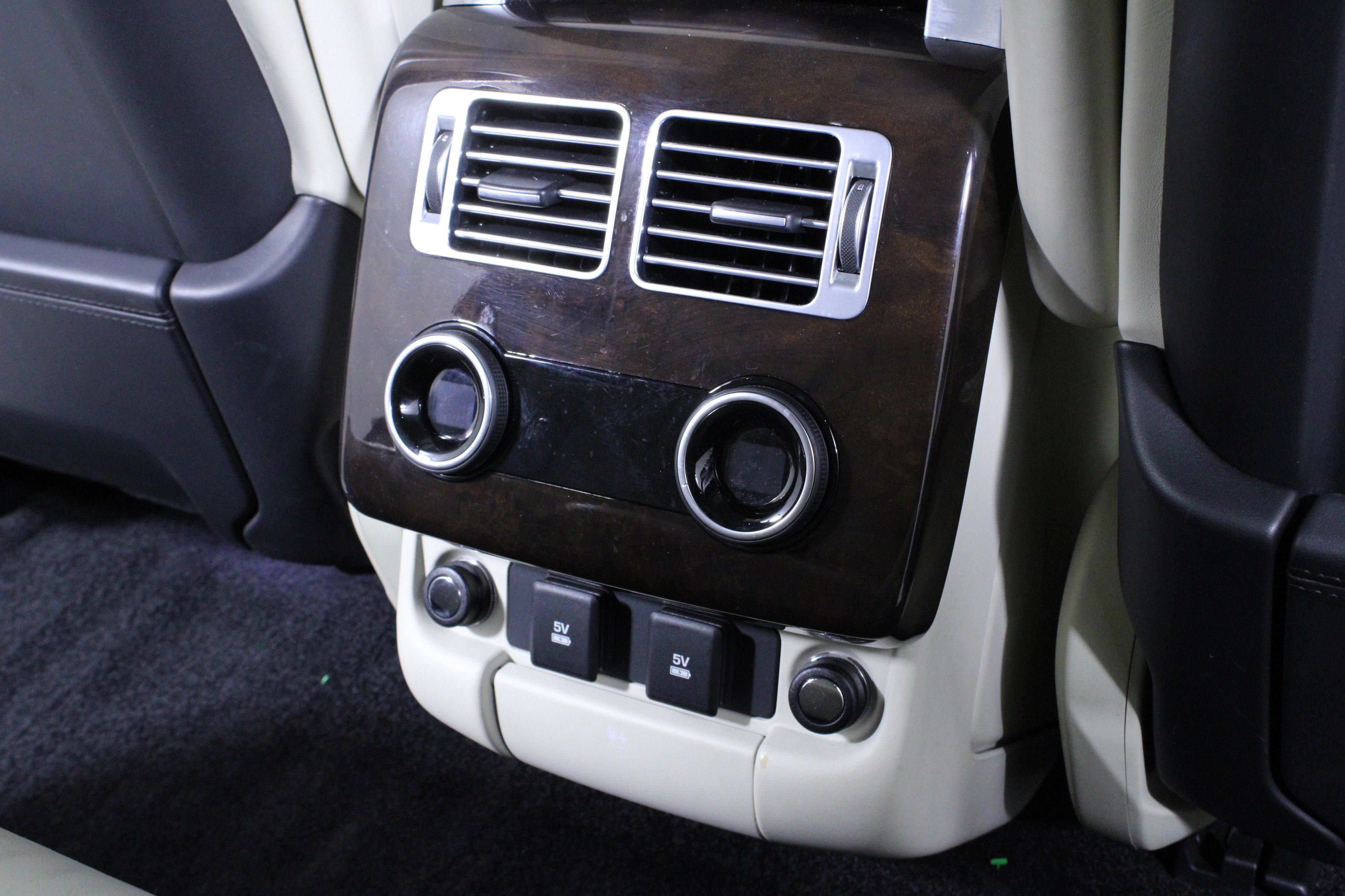 Used 2019 Land Rover Range Rover HSE image 18