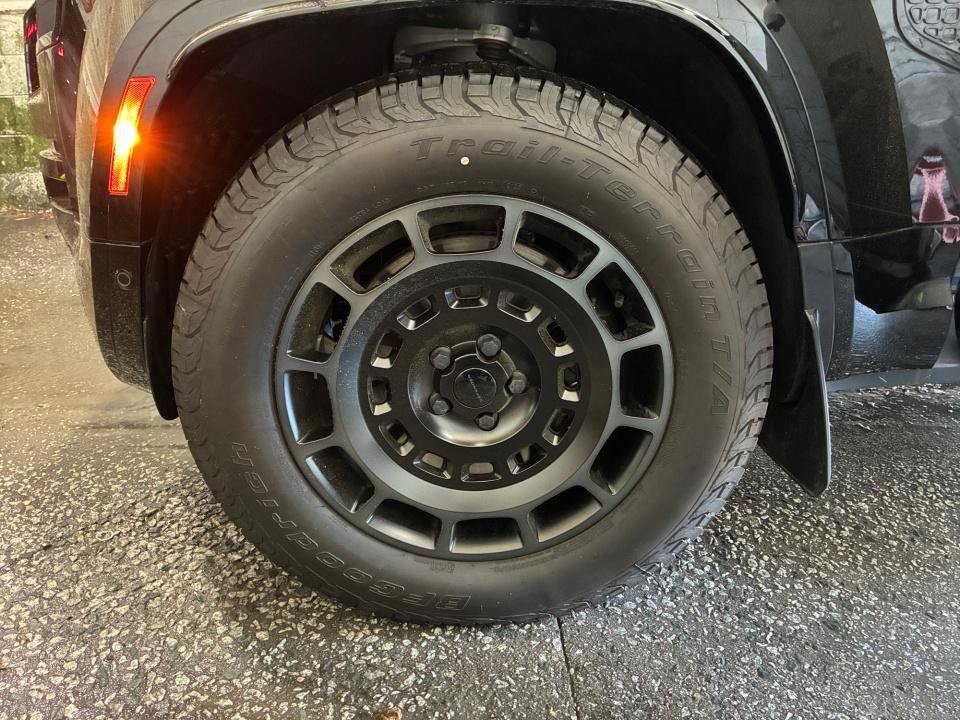 New 2026 Land Rover Defender 110 OCTA AWD/4WD image 25