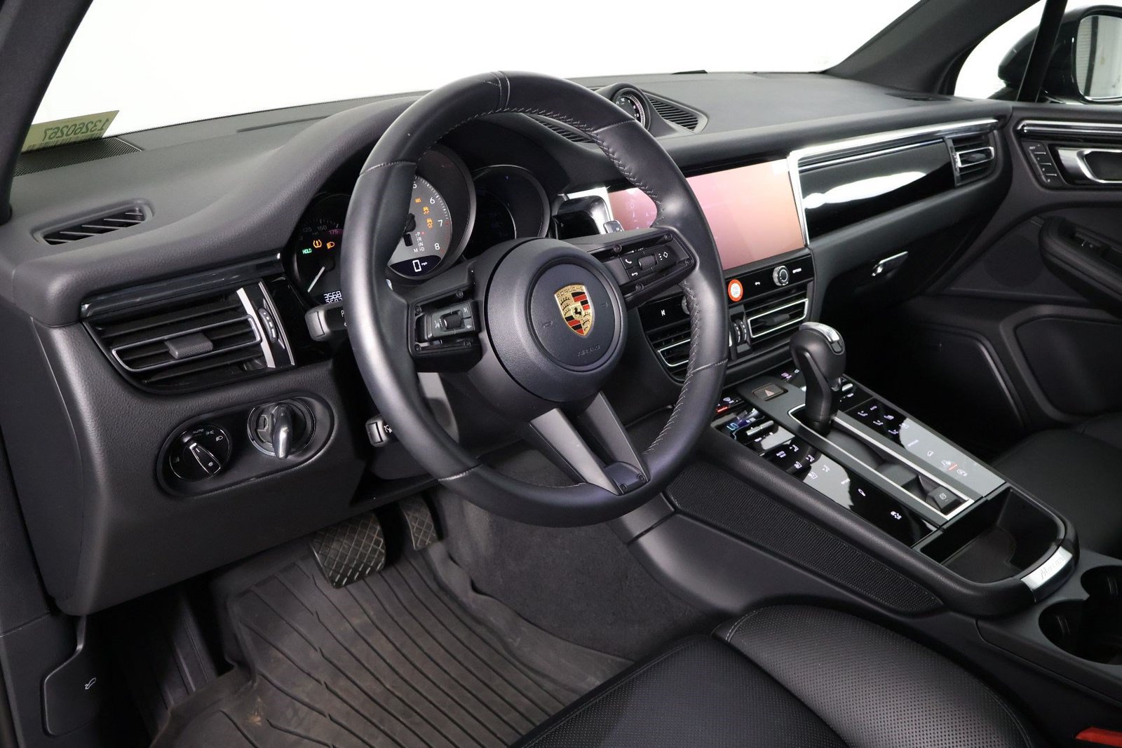 Certified 2026 Porsche Macan S AWD/4WD image 4
