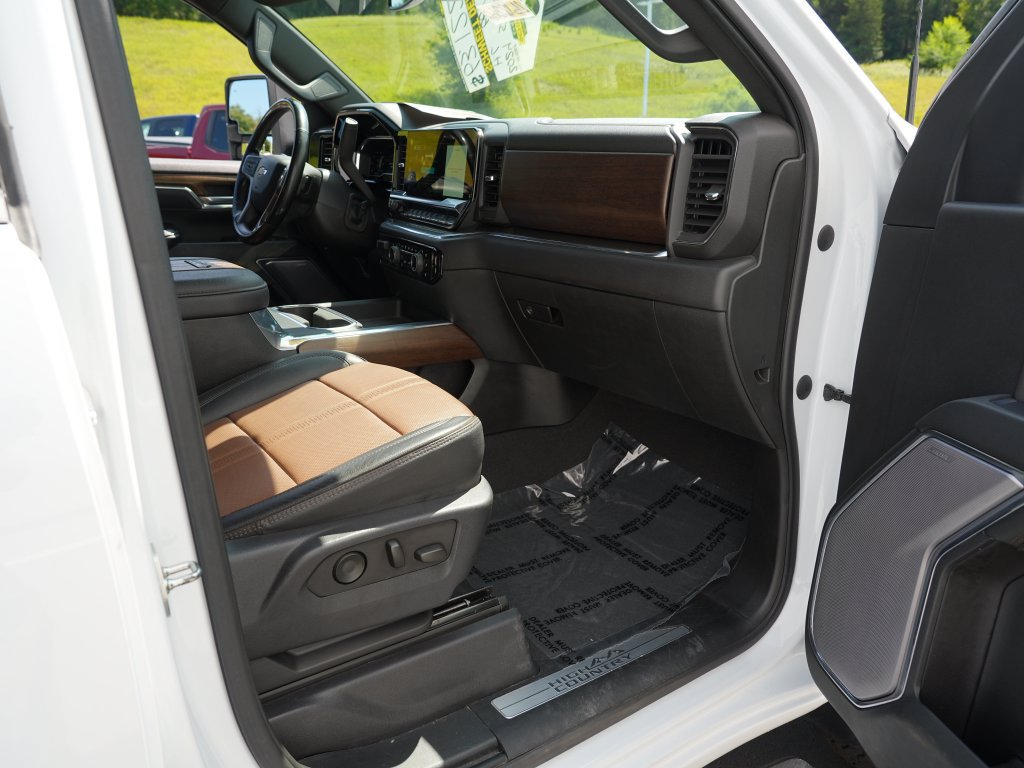 Certified 2024 Chevrolet Silverado 3500 High Country w/ LPO, Dark Essentials Package AWD/4WD image 30