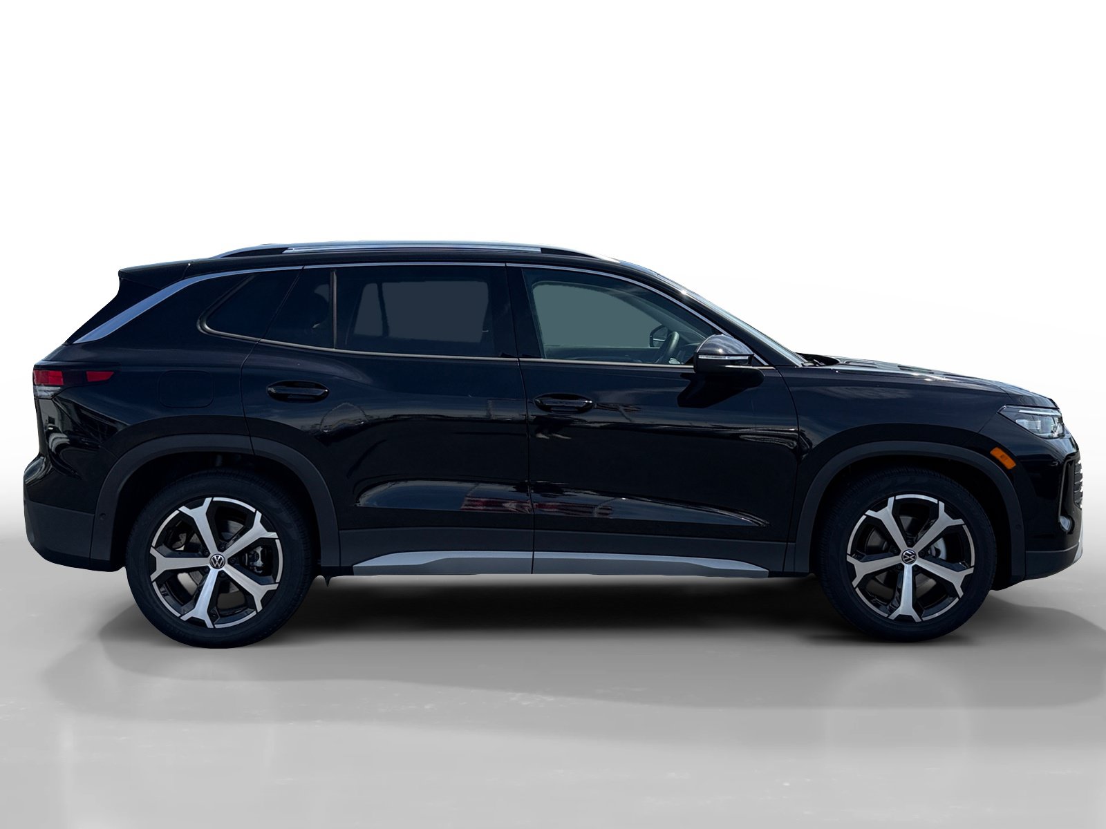 New 2026 Volkswagen Tiguan SE FWD image 6