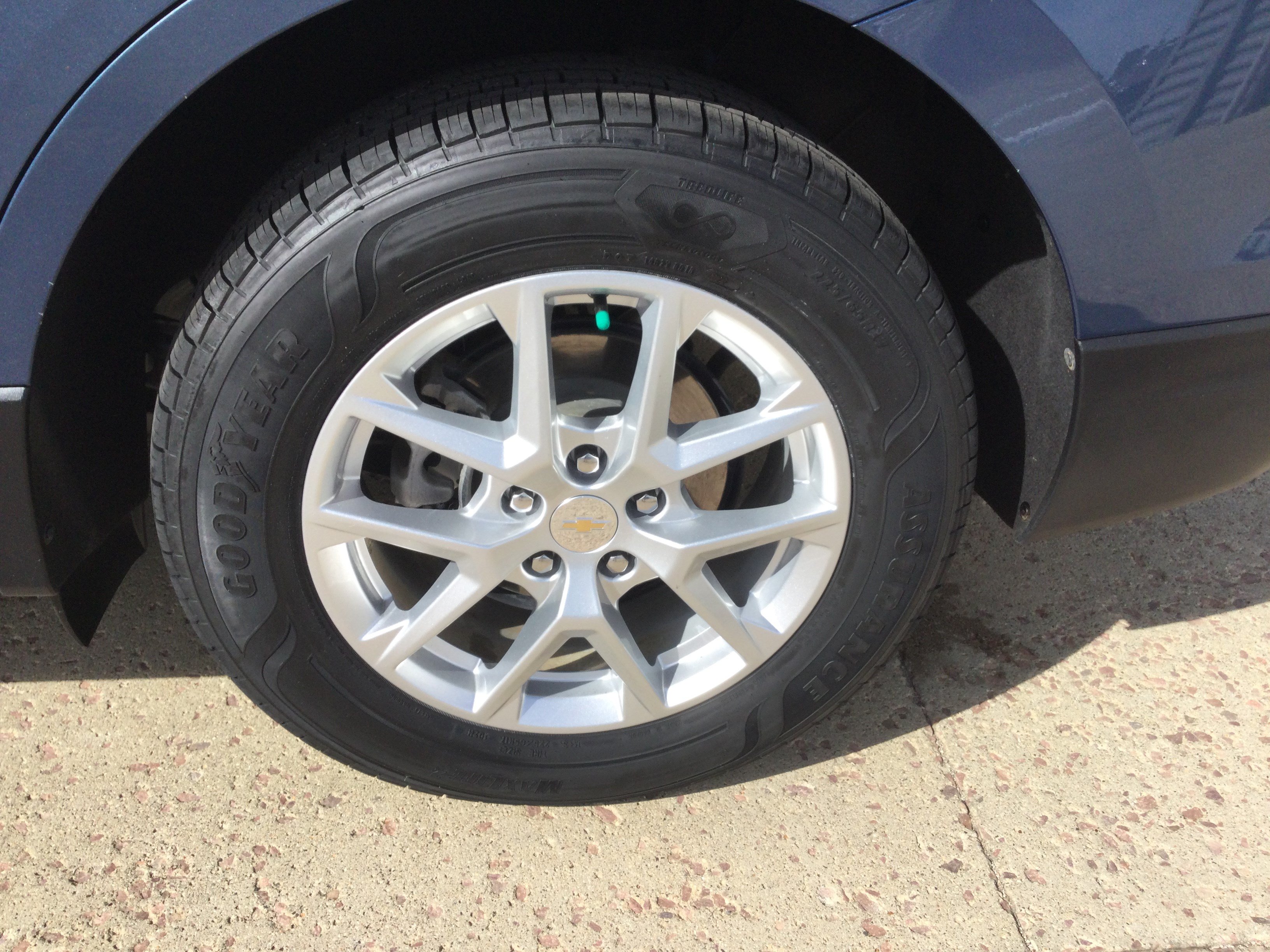 Used 2024 Chevrolet Equinox LT AWD/4WD image 5