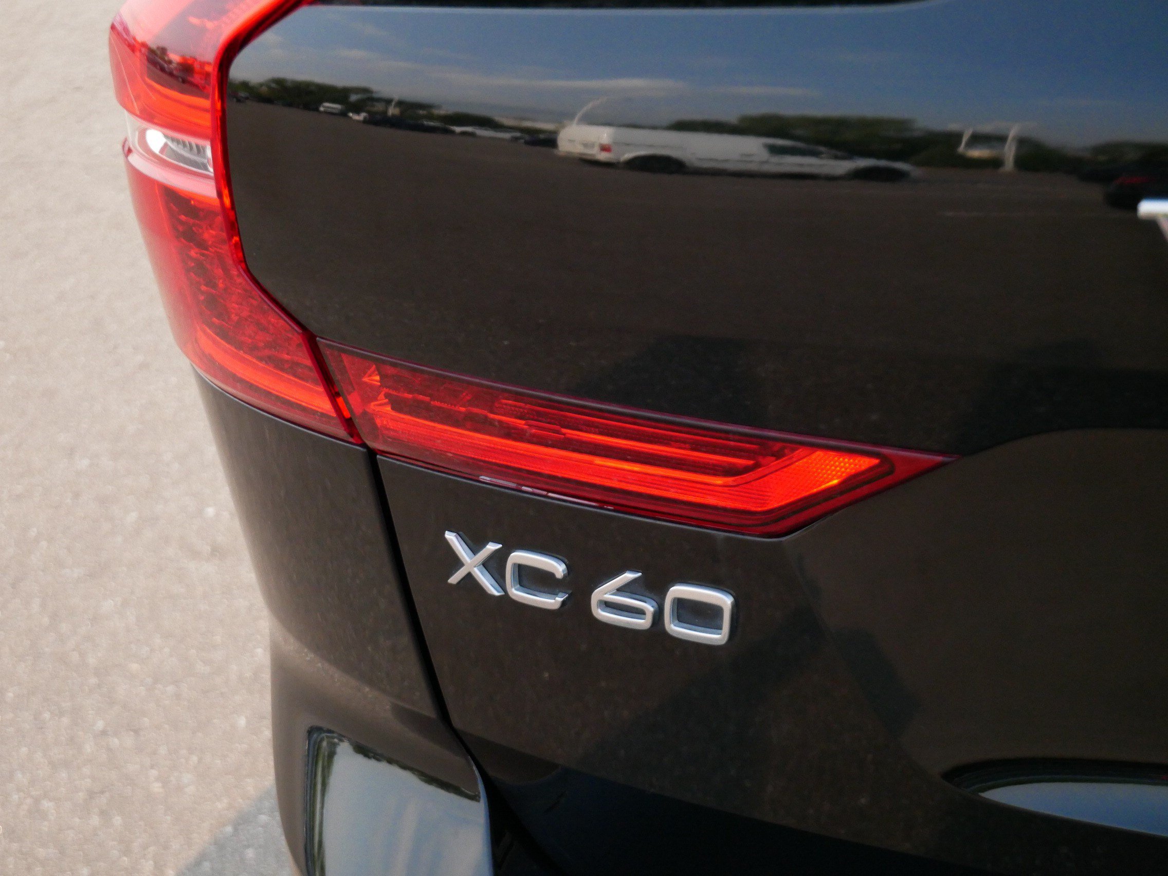 Used 2019 Volvo XC60 T6 Inscription AWD/4WD image 17