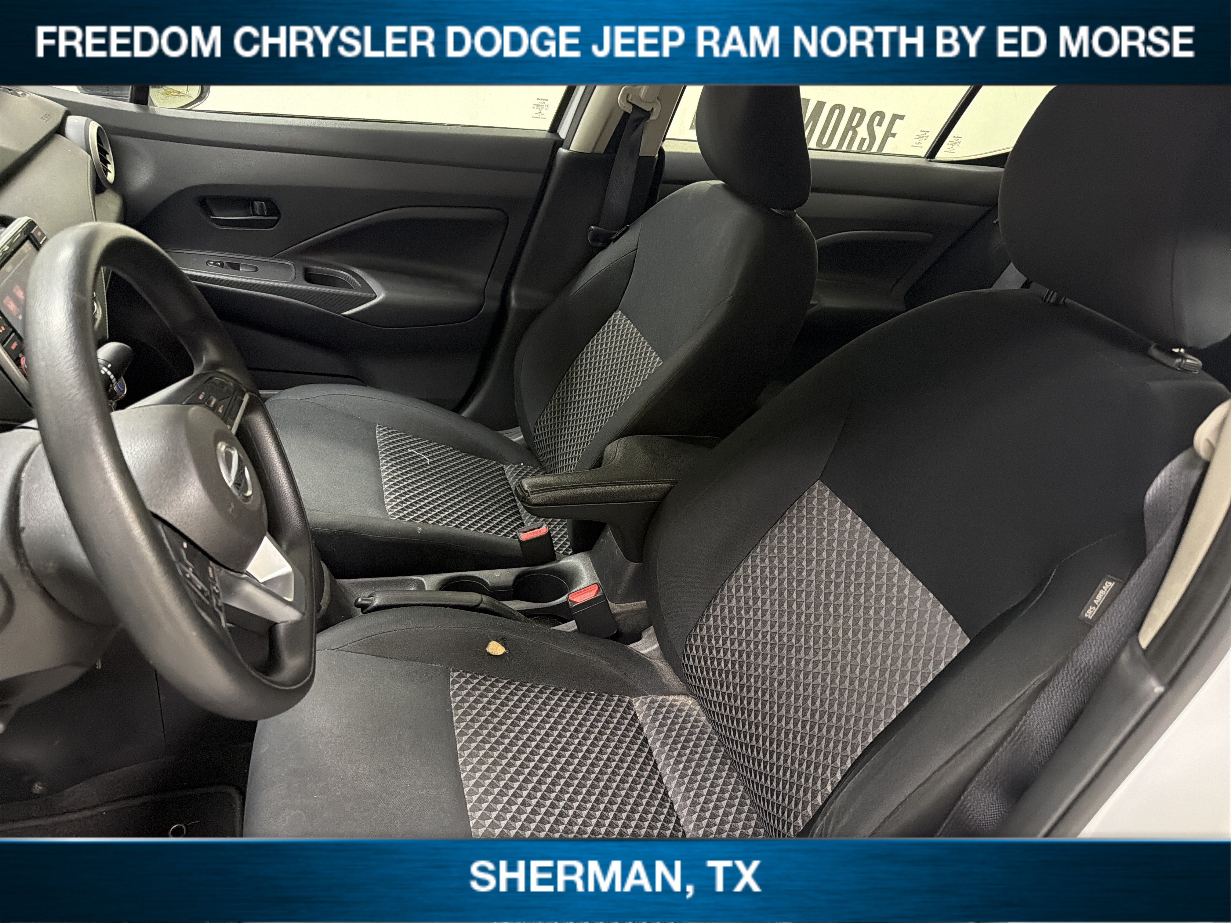 Used 2022 Nissan Versa S FWD image 8