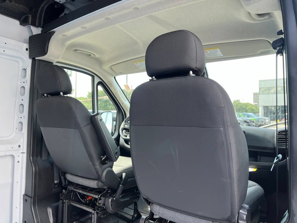 Used 2026 RAM ProMaster 2500 w/ Safety Group FWD image 18