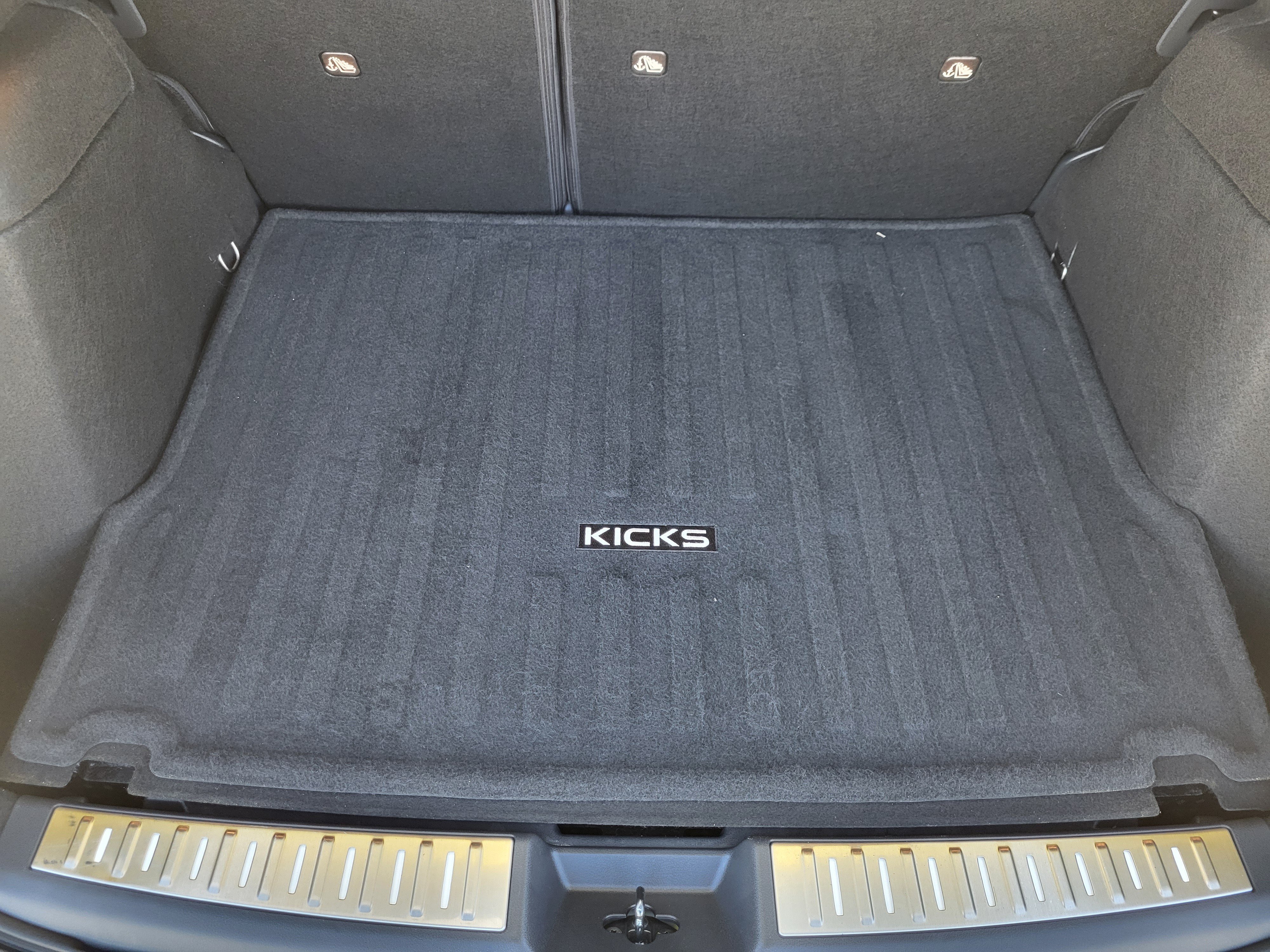 Certified 2025 Nissan Kicks SR w/ SR Premium Package AWD/4WD image 12
