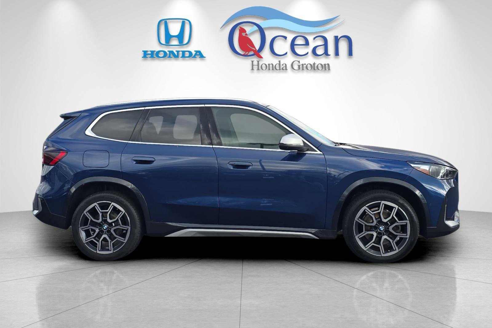 Used 2024 BMW X1 xDrive28i w/ Premium Package image 2