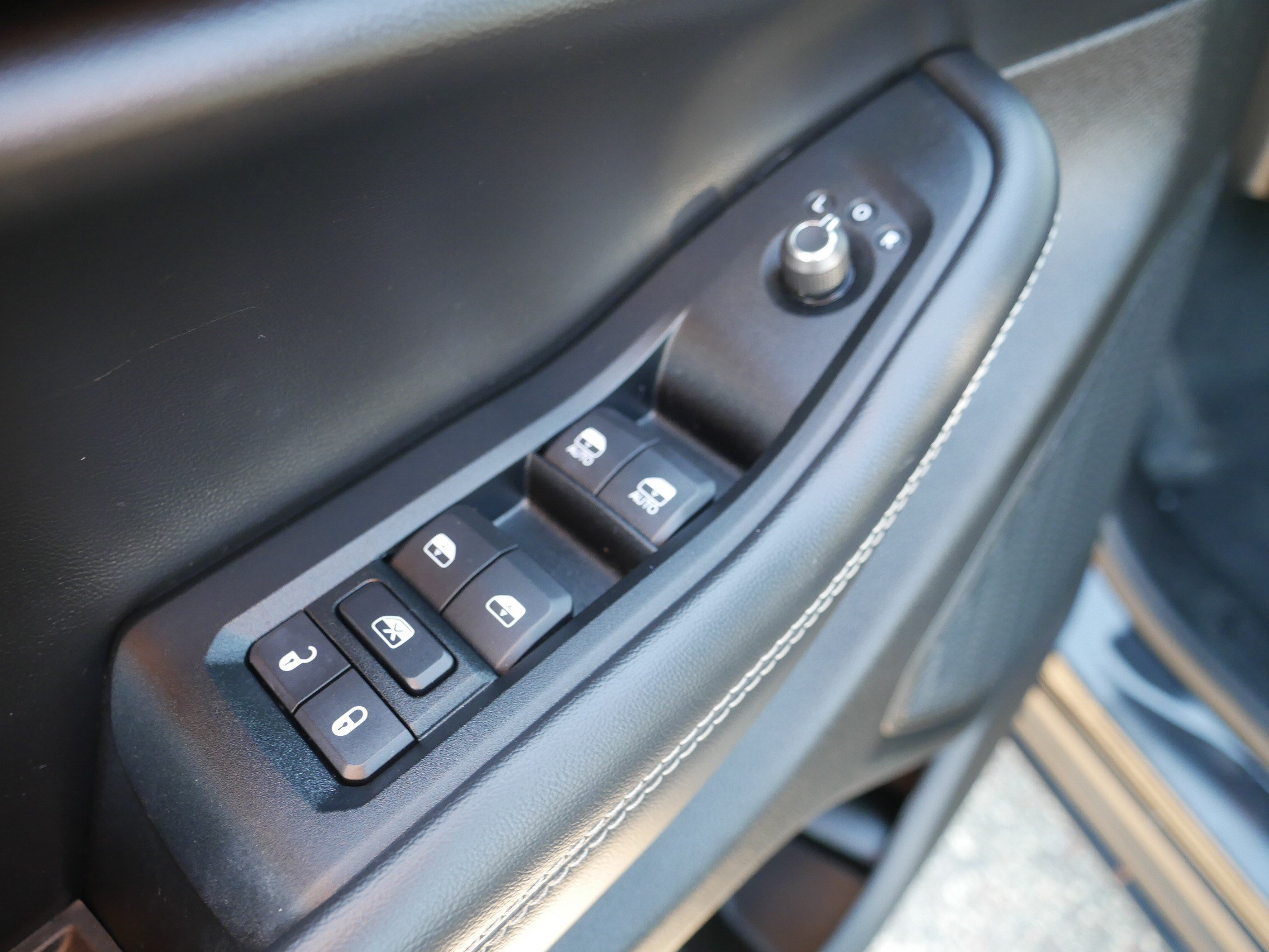 Used 2023 Jeep Grand Cherokee Altitude AWD/4WD image 19