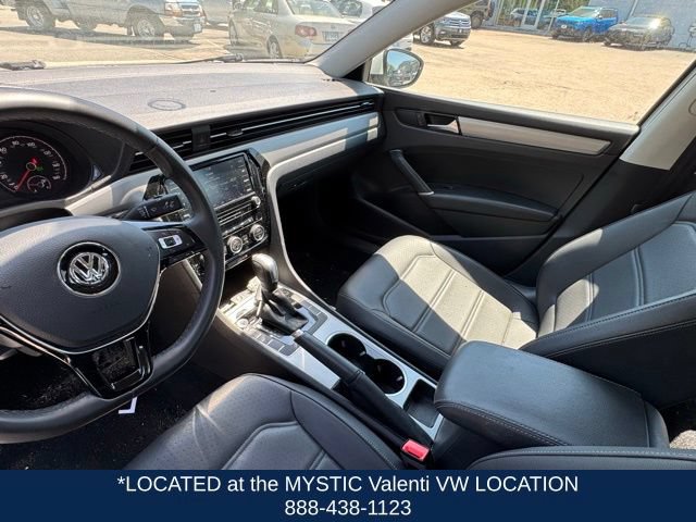 Certified 2022 Volkswagen Passat 2.0T SE FWD image 31
