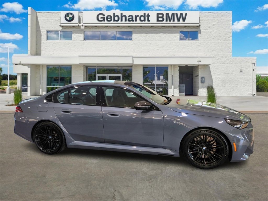 New 2026 BMW M5 w/ Carbon Package image 4