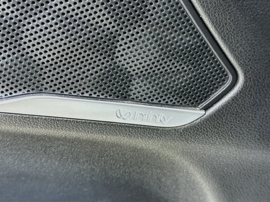 Used 2020 Hyundai Santa Fe SEL w/ Convenience Package FWD image 19