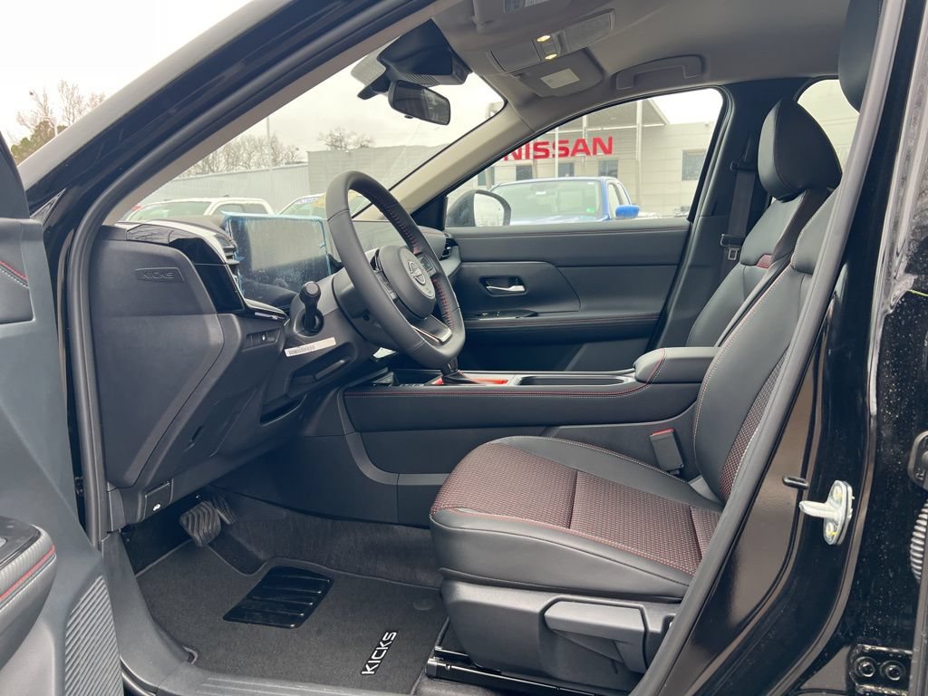 New 2025 Nissan Kicks SR AWD/4WD image 13