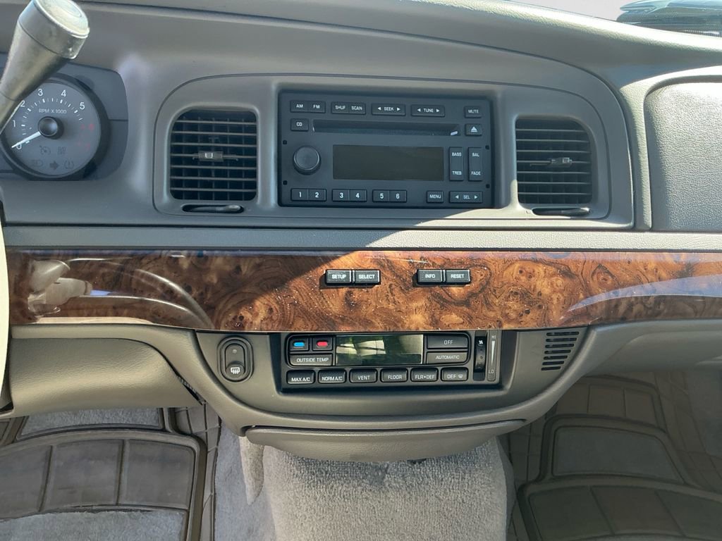 Used 2010 Mercury Grand Marquis LS image 11