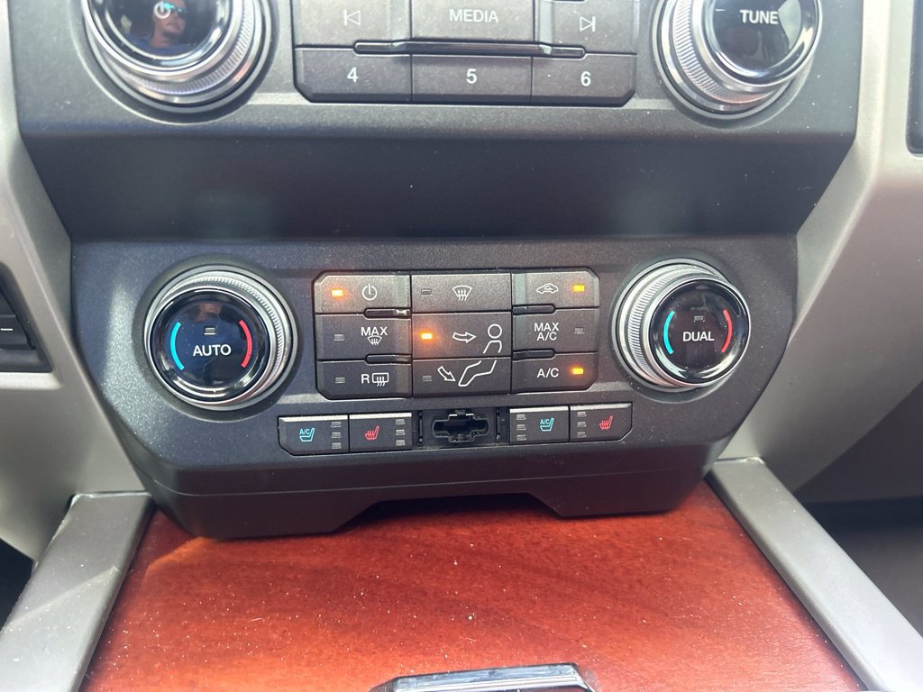 Used 2019 Ford F250 King Ranch w/ King Ranch Ultimate Package AWD/4WD image 16