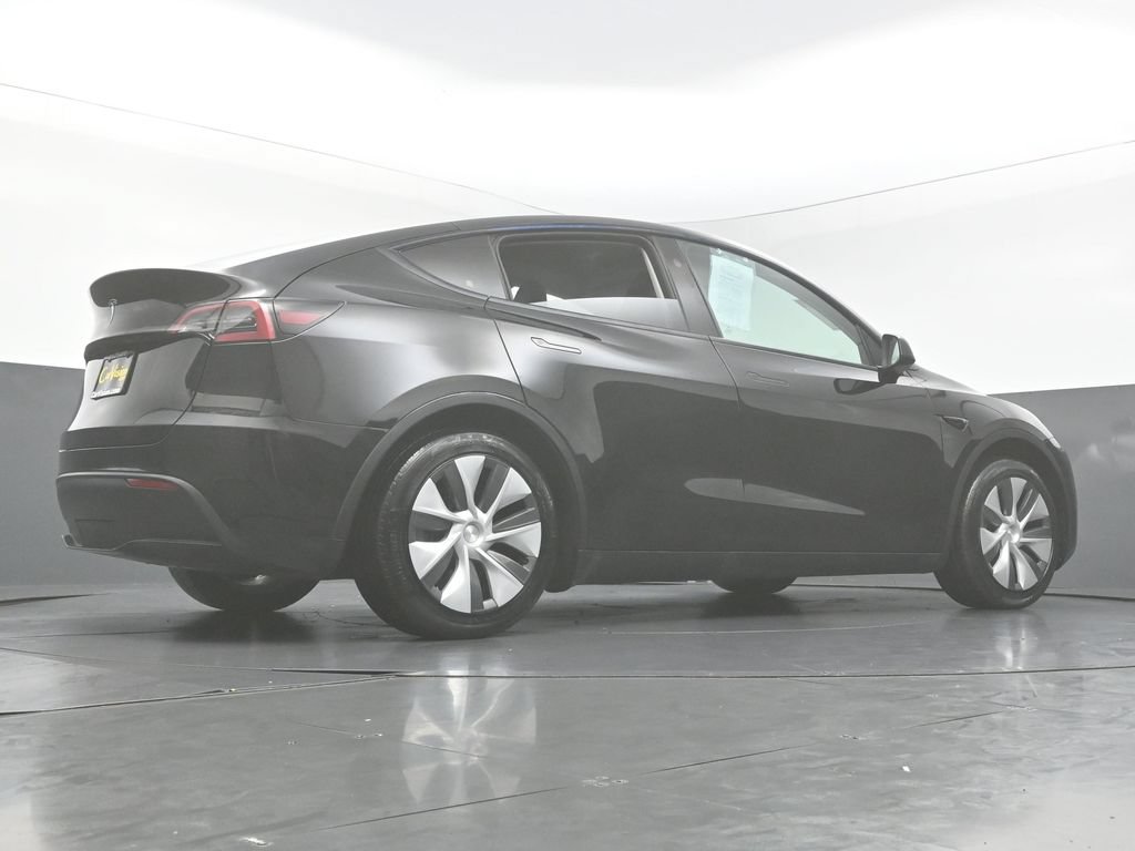Used 2023 Tesla Model Y 2WD image 45