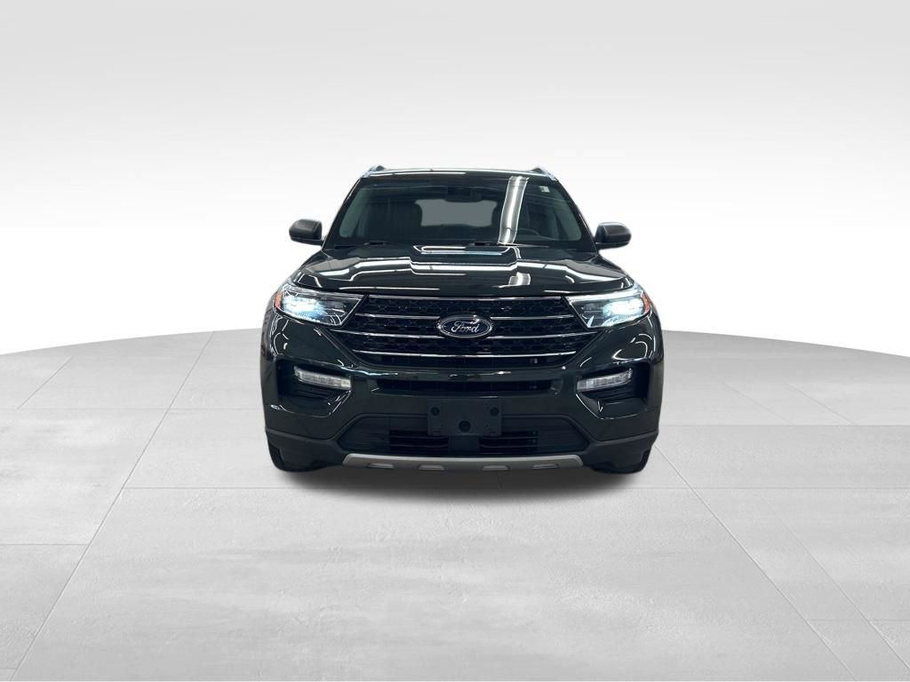 Used 2023 Ford Explorer XLT w/ Equipment Group 202A AWD/4WD image 5