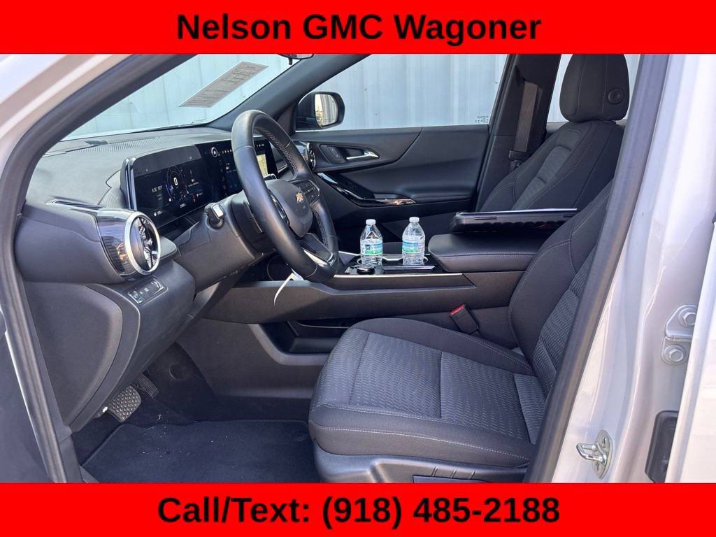 Used 2026 Chevrolet Equinox LT FWD image 8