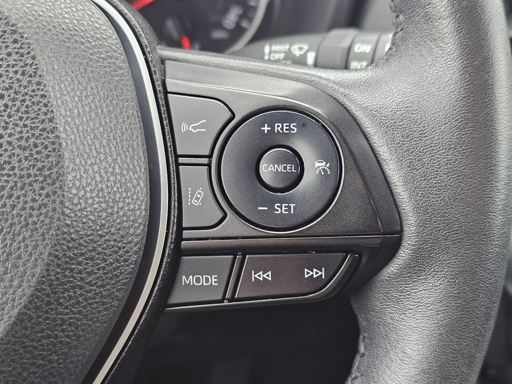 Used 2022 Toyota RAV4 XLE w/ XLE Grade Weather Package AWD/4WD image 32