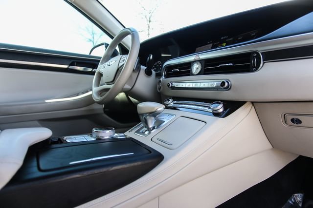 Used 2020 Genesis G90 3.3T Premium image 59