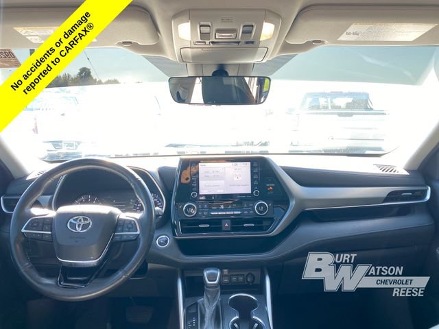 Used 2021 Toyota Highlander XLE AWD/4WD image 22