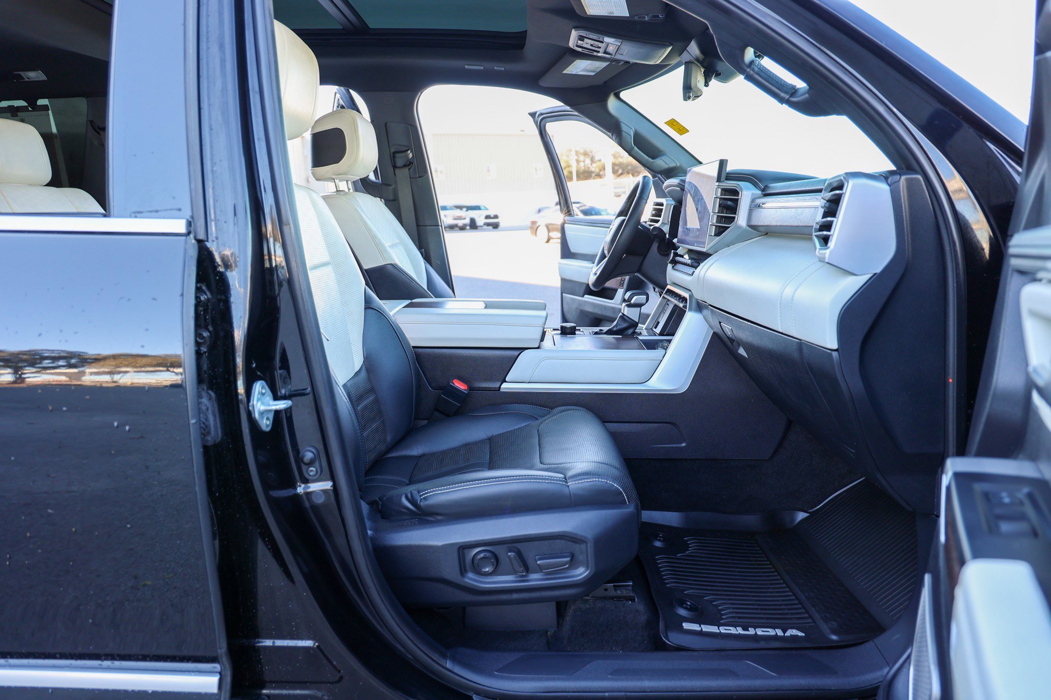 Used 2023 Toyota Sequoia Capstone image 50