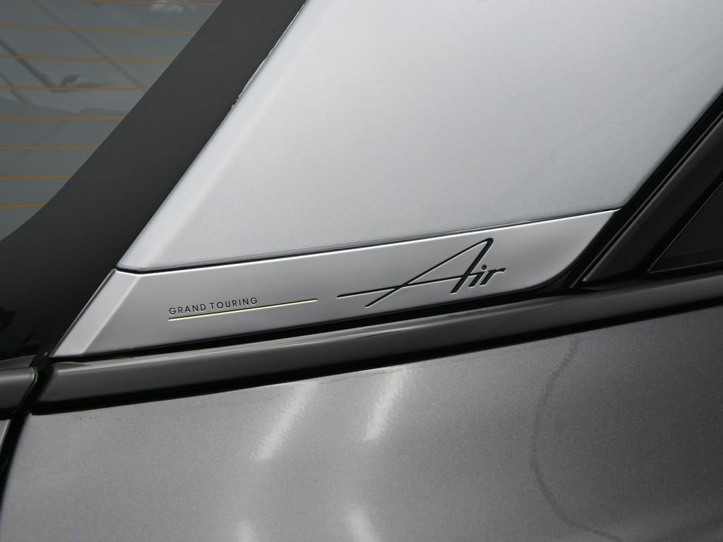 Used 2022 Lucid Air Grand Touring image 9