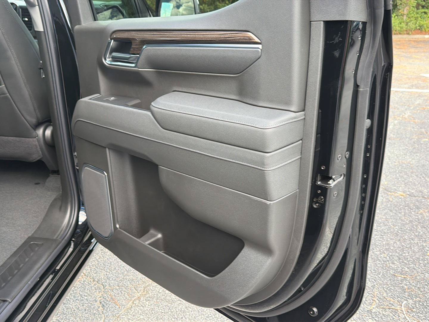 New 2026 Chevrolet Silverado 1500 LT w/ Leather Package RWD image 15