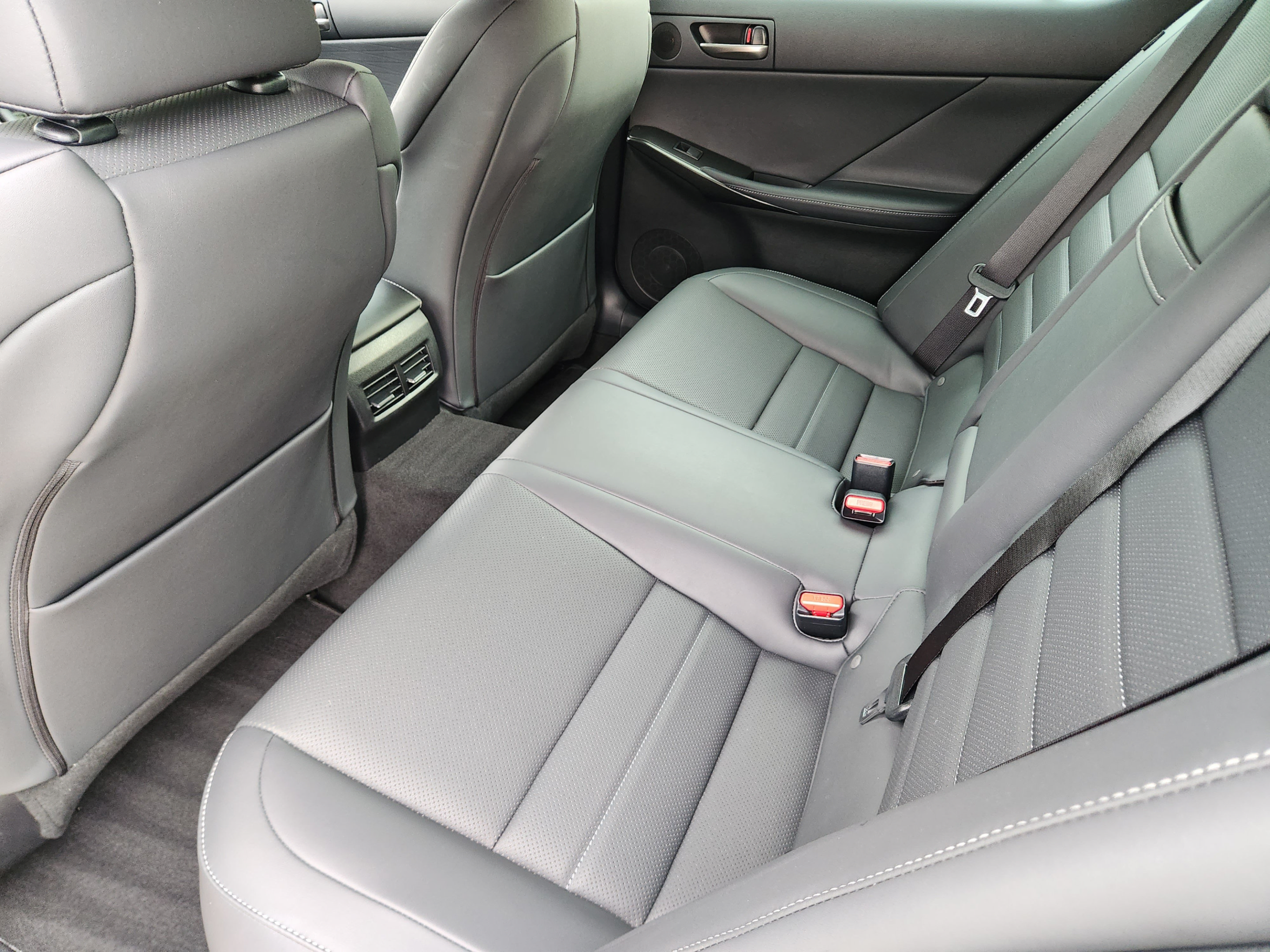 Used 2024 Lexus IS 350 F Sport RWD image 28