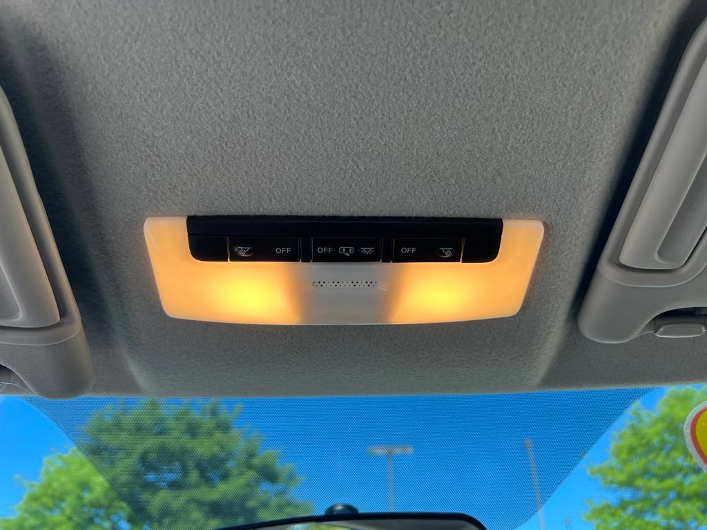 Used 2018 Nissan Kicks S FWD image 35