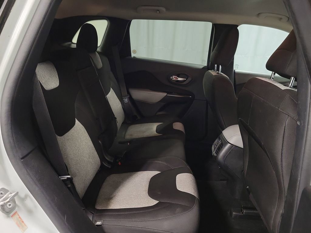 Used 2014 Jeep Cherokee Latitude w/ Comfort/Convenience Group image 25