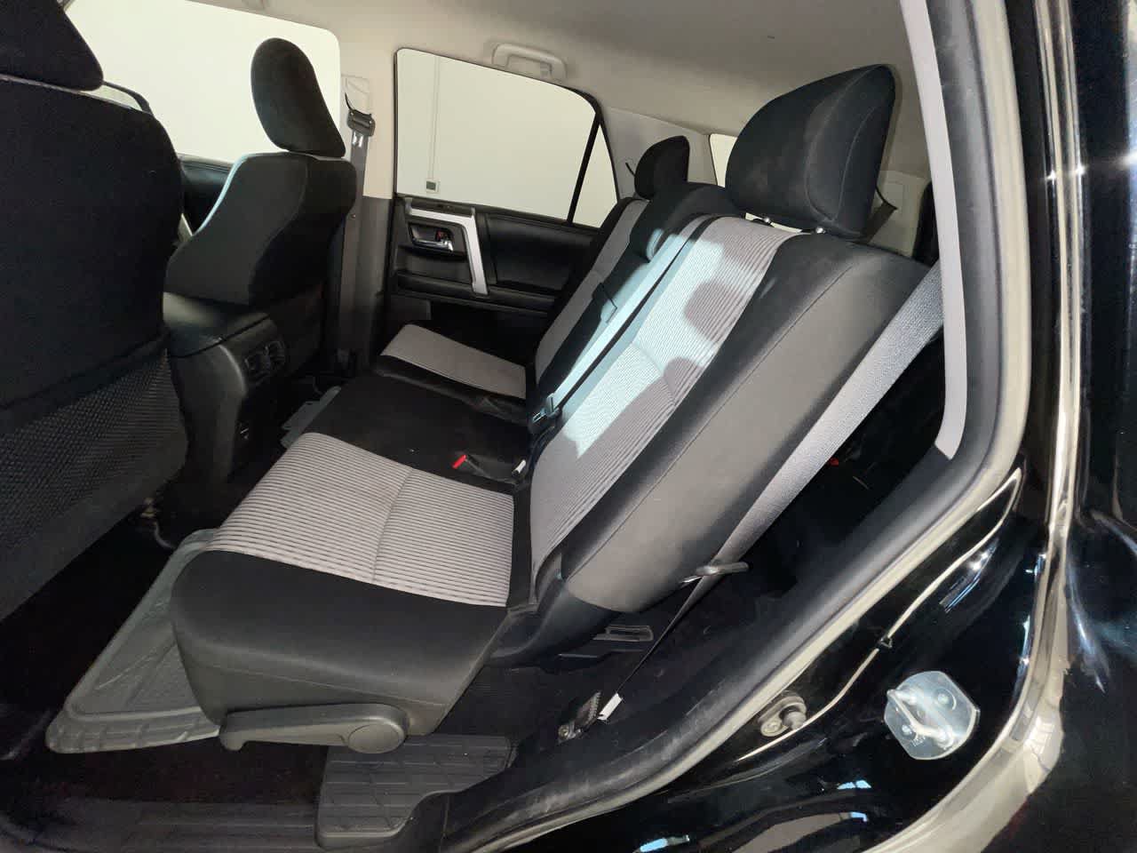 Used 2015 Toyota 4Runner SR5 AWD/4WD image 21