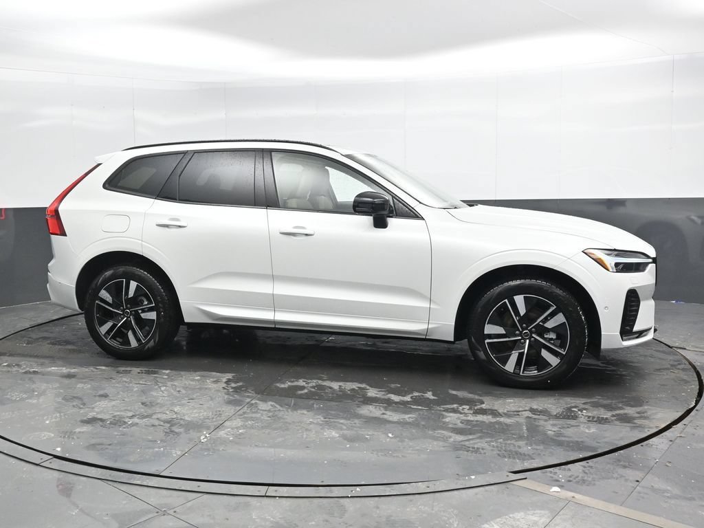 New 2026 Volvo XC60 B5 Plus w/ Protection Package Premier AWD/4WD image 3