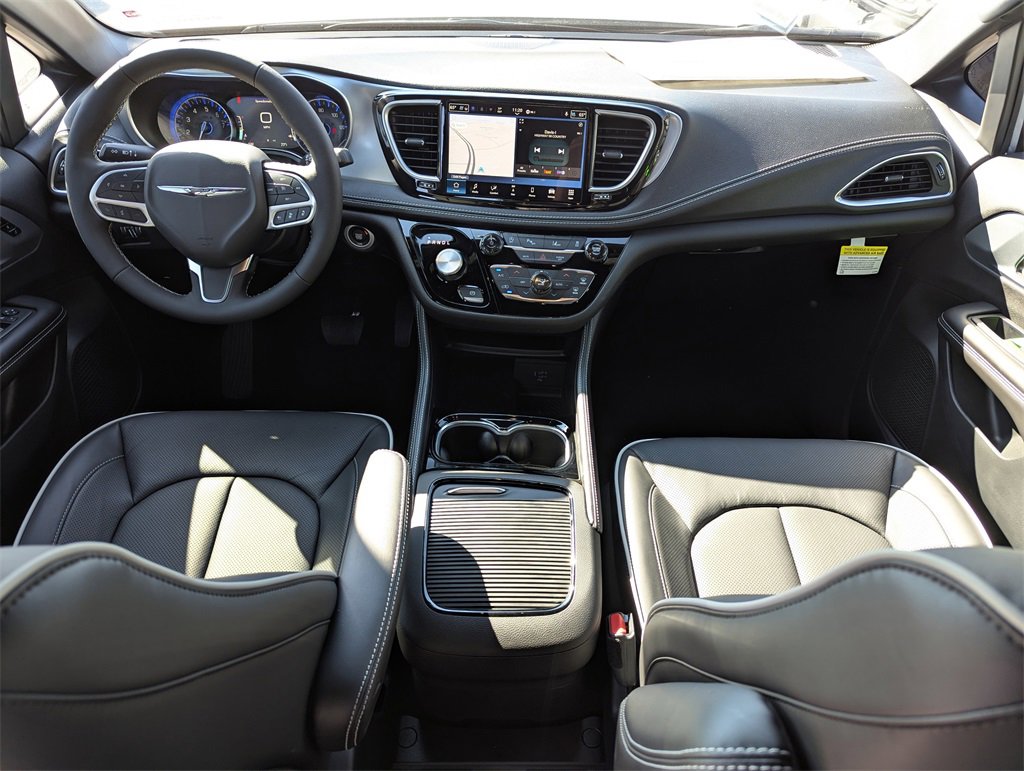 New 2026 Chrysler Pacifica Limited image 15