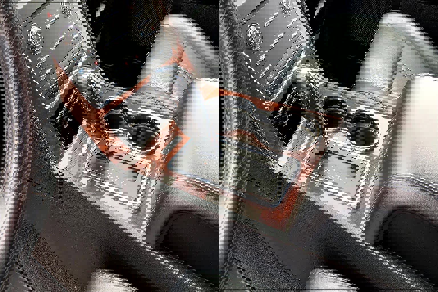 Used 2015 Lincoln Navigator 4WD image 15