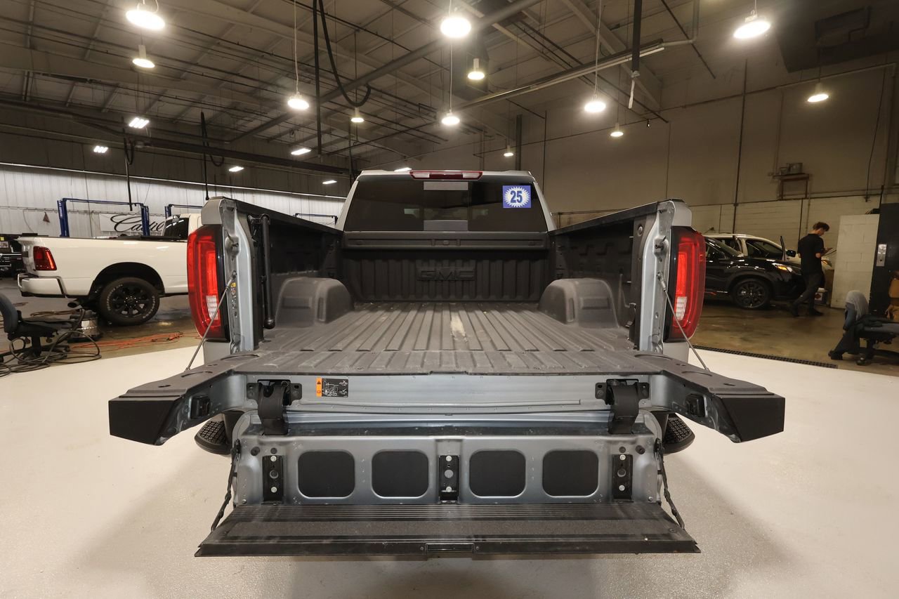 Used 2025 GMC Sierra 1500 AT4 w/ AT4 Premium Package AWD/4WD image 26