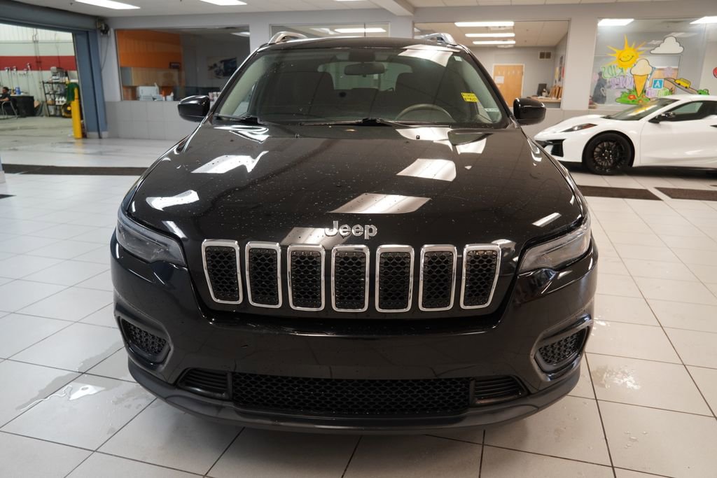 Used 2020 Jeep Cherokee Latitude FWD image 9